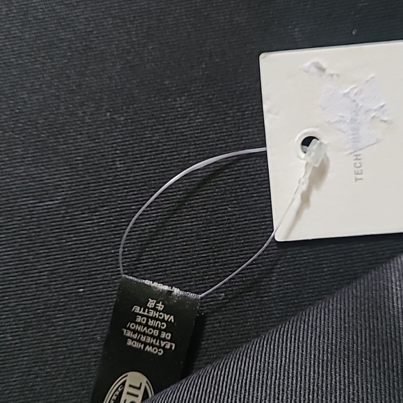 NEW Fossil Black 100% Leather iPad Zip Around Tech Easel Case SL4801 $95 - Picture 8 of 8